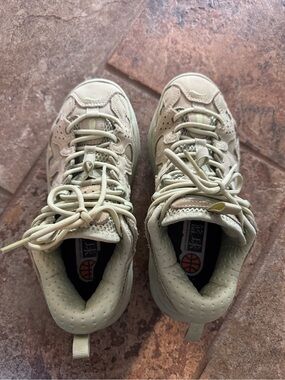 Women Li Ning Beige/Tan Athletic Sneakers - Lightweight Support
